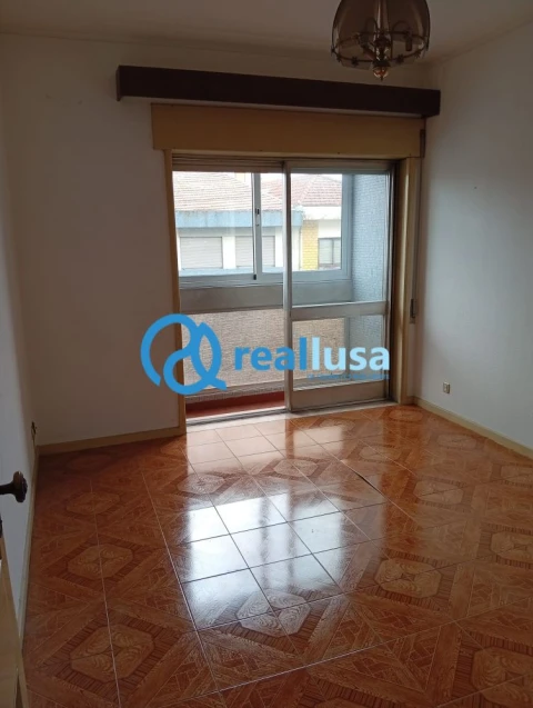 Apartamento T1 para Venda em Paranhos