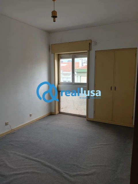 Apartamento T1 para Venda em Paranhos