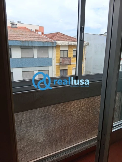 Apartamento T1 para Venda em Paranhos