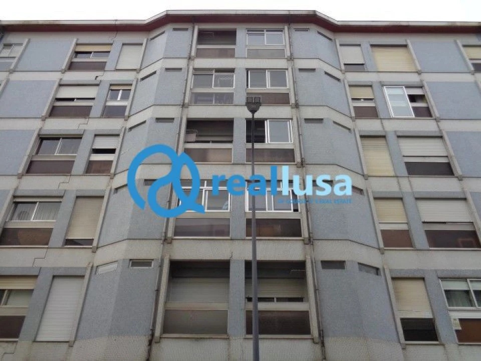 Apartamento T1 para Venda em Paranhos Foto 5