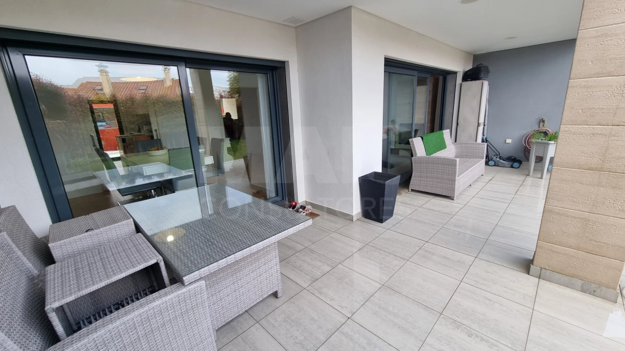 Moradia T3 para Arrendamento em Santa Iria de Azoia, São João da Talha e Bobadela Foto 2