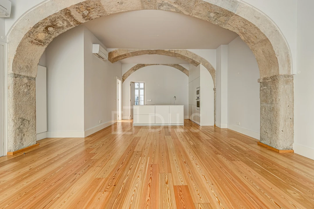 Apartamento T1 para Venda em Santa Maria Maior Foto 1