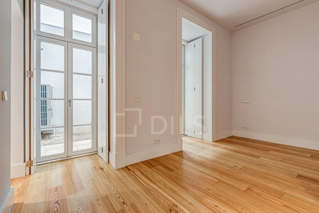 Apartamento T1 para Venda em Santa Maria Maior Foto 11