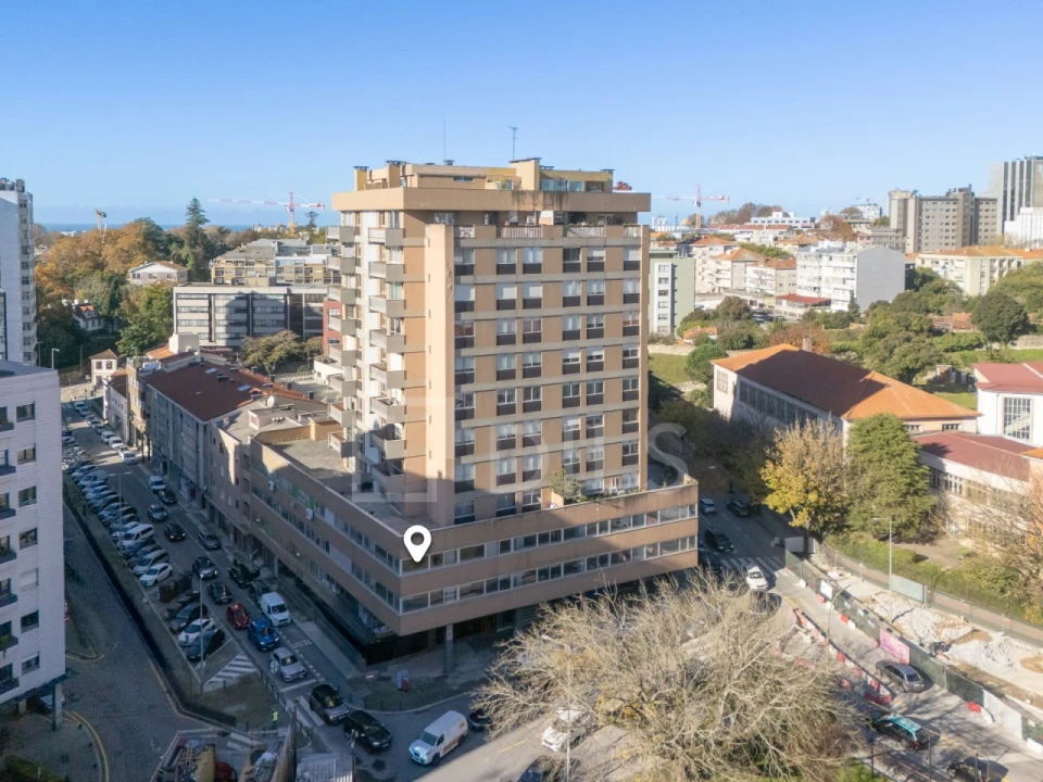 Escritório para Arrendamento em Lordelo do Ouro e Massarelos Foto 1
