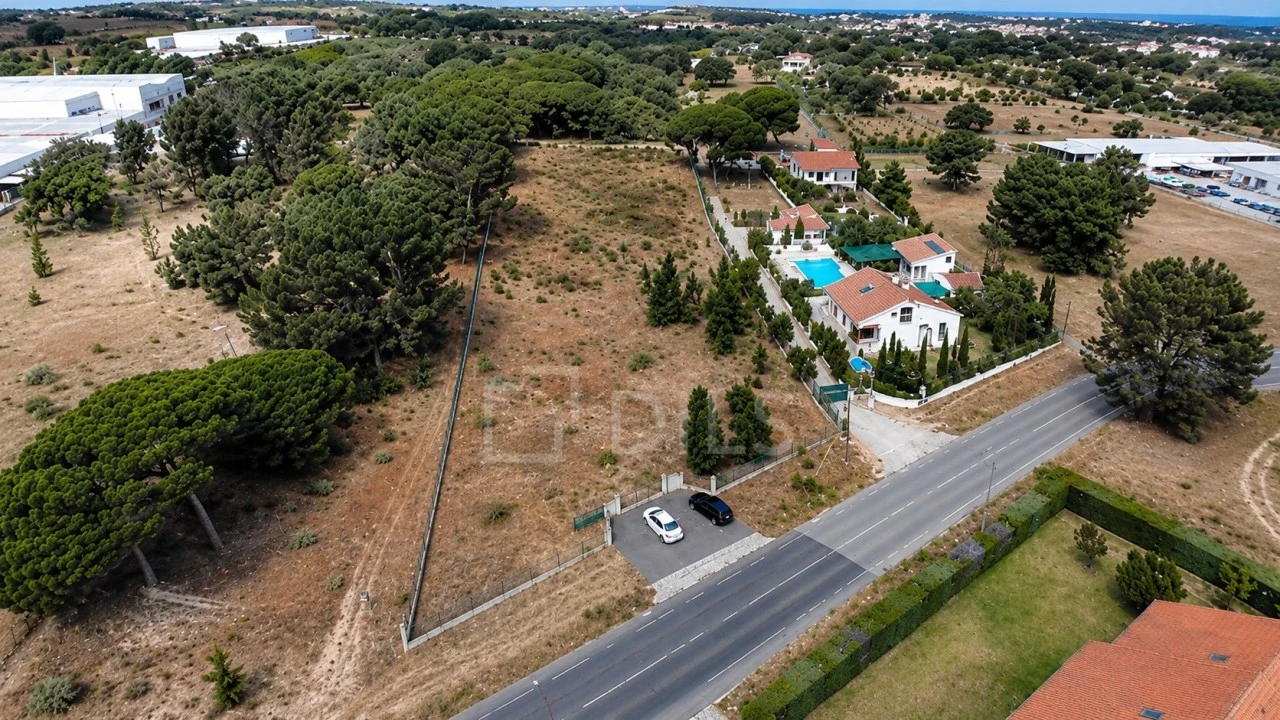 Terreno Comércio / Armazém para Venda em Palmela Foto 1