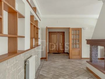 Moradia T5 para Venda em Sesimbra (Castelo)