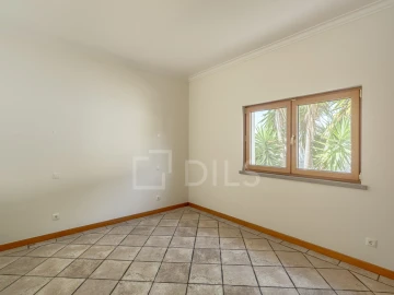 Moradia T5 para Venda em Sesimbra (Castelo)