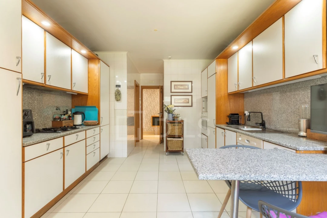 Apartamento T4 para Venda em Lumiar Foto 7
