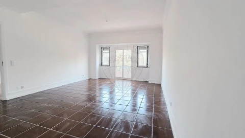 Apartamento T3 para Arrendamento em Avenidas Novas