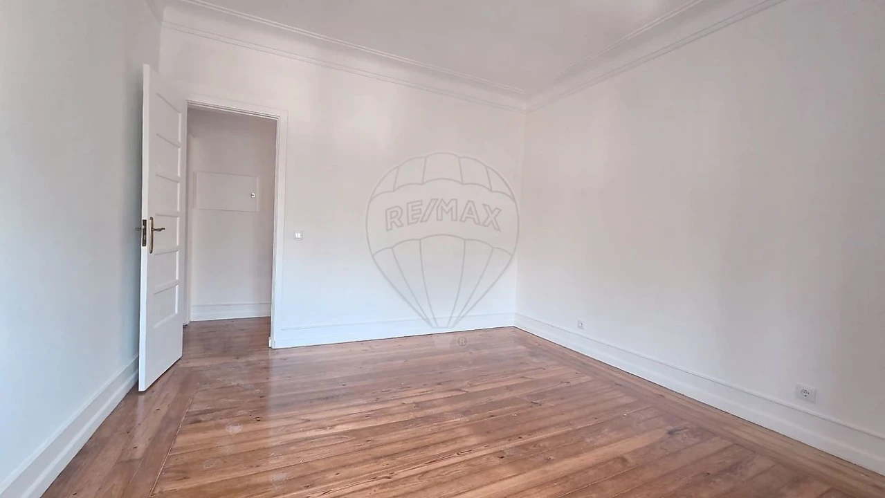 Apartamento T3 para Arrendamento em Avenidas Novas Foto 17