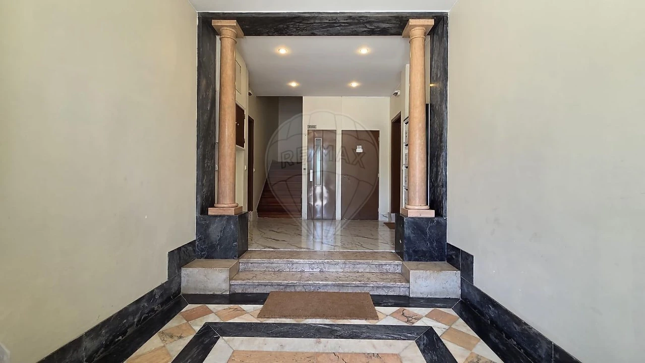 Apartamento T3 para Arrendamento em Avenidas Novas Foto 28