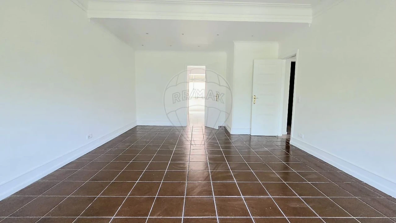 Apartamento T3 para Arrendamento em Avenidas Novas Foto 3