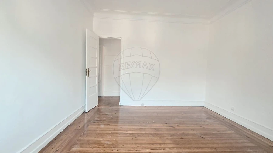 Apartamento T3 para Arrendamento em Avenidas Novas Foto 12