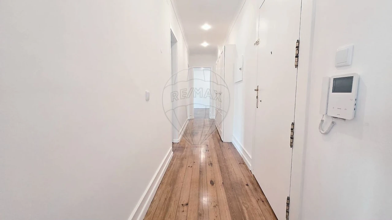 Apartamento T3 para Arrendamento em Avenidas Novas Foto 13