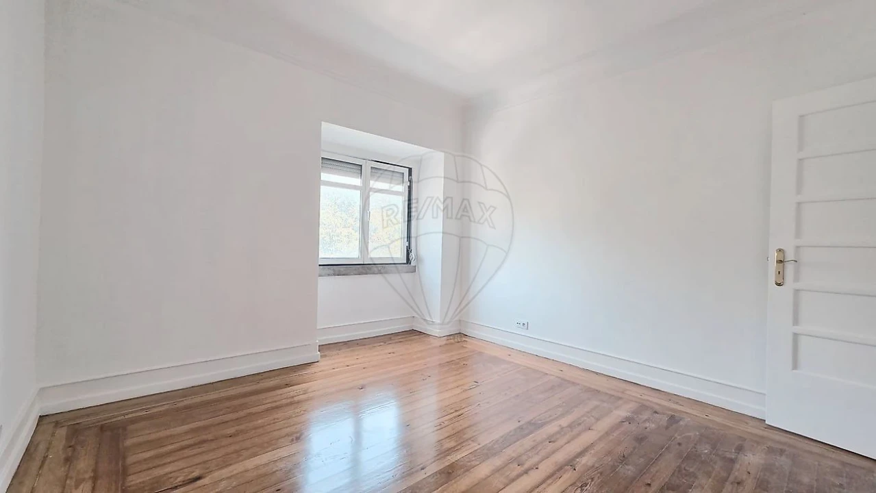 Apartamento T3 para Arrendamento em Avenidas Novas Foto 10