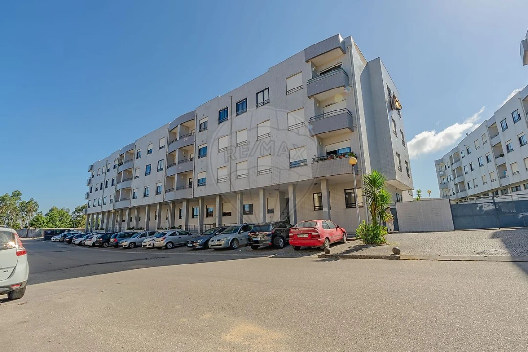 Apartamento T3 para Venda em Paços de Brandão Foto 3
