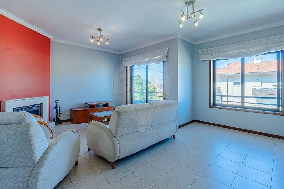 Apartamento T3 para Venda em Paços de Brandão Foto 7