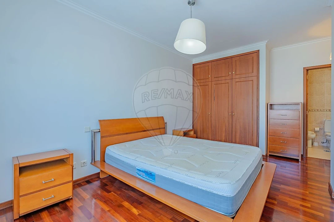 Apartamento T3 para Venda em Paços de Brandão Foto 20