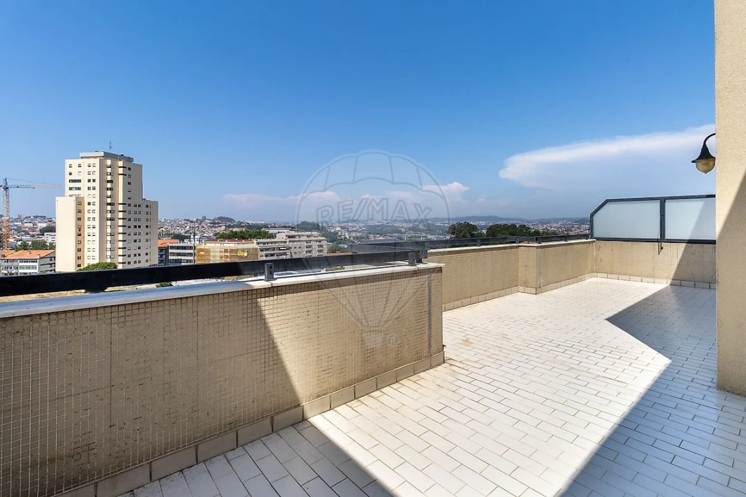 Apartamento T2 para Venda em Mafamude e Vilar do Paraíso Foto 33