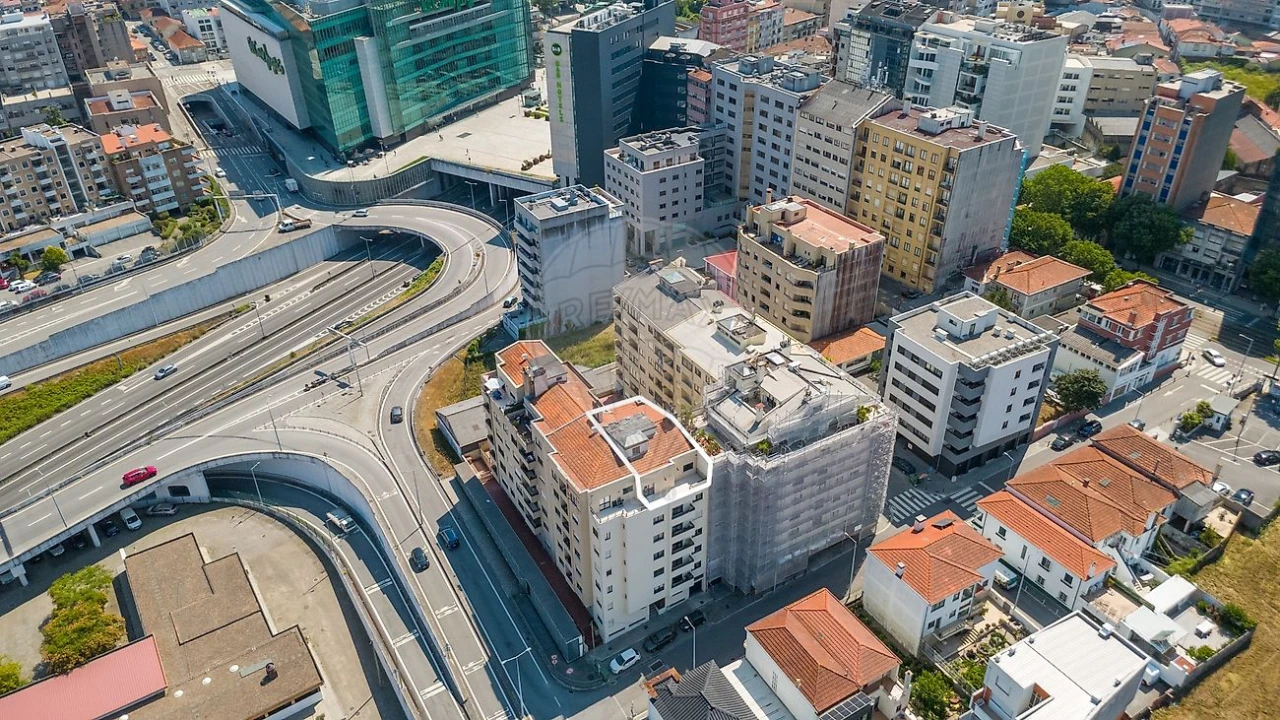 Apartamento T2 para Venda em Mafamude e Vilar do Paraíso Foto 45