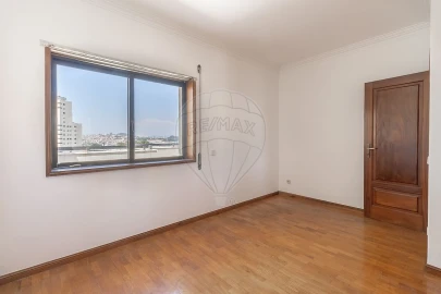 Apartamento T2 para Venda em Mafamude e Vilar do Paraíso