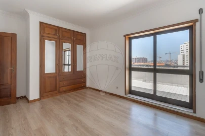 Apartamento T2 para Venda em Mafamude e Vilar do Paraíso
