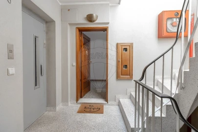 Apartamento T2 para Venda em Mafamude e Vilar do Paraíso
