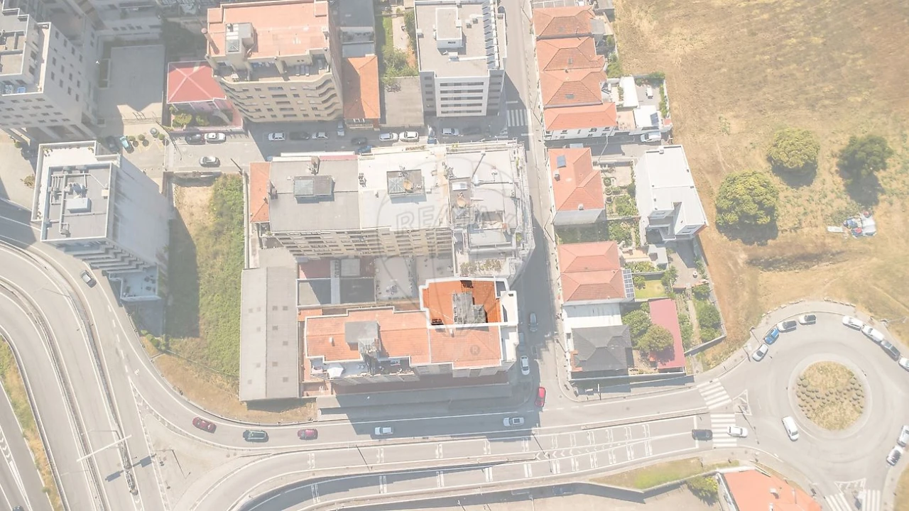 Apartamento T2 para Venda em Mafamude e Vilar do Paraíso Foto 44