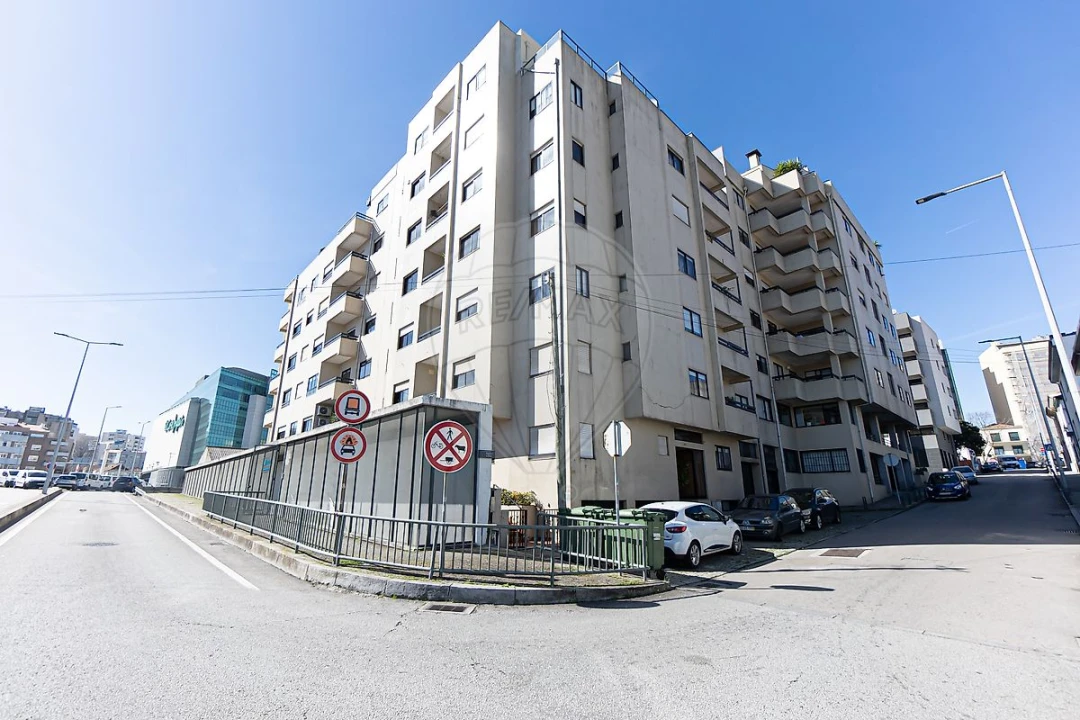 Apartamento T2 para Venda em Mafamude e Vilar do Paraíso Foto 8