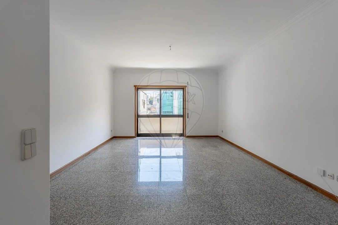 Apartamento T2 para Venda em Mafamude e Vilar do Paraíso Foto 25