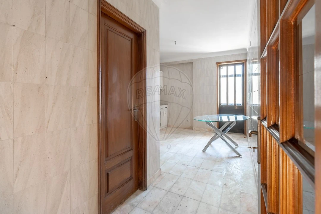Apartamento T2 para Venda em Mafamude e Vilar do Paraíso Foto 24