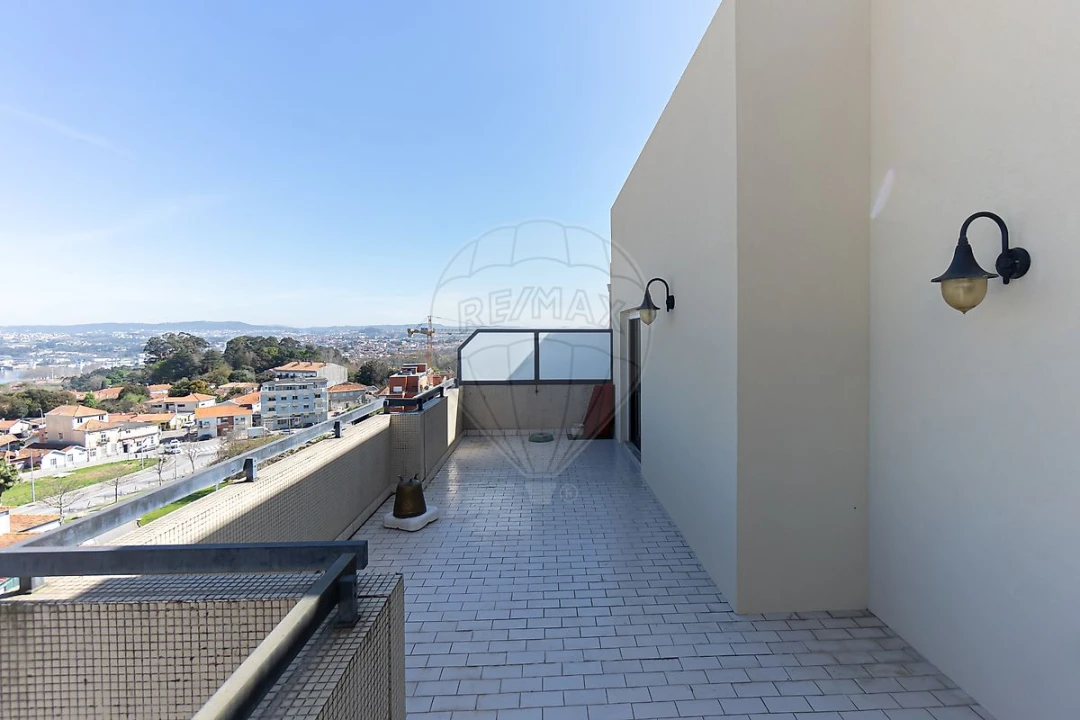 Apartamento T2 para Venda em Mafamude e Vilar do Paraíso Foto 18