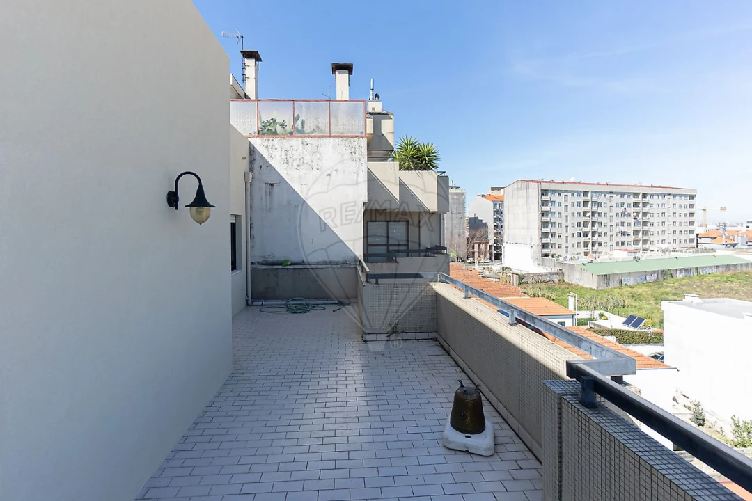 Apartamento T2 para Venda em Mafamude e Vilar do Paraíso Foto 15