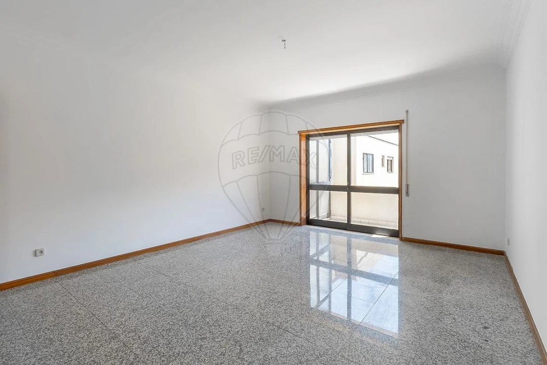 Apartamento T2 para Venda em Mafamude e Vilar do Paraíso Foto 23