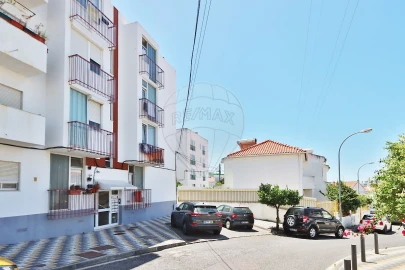 Apartamento T3 para Venda em Oeiras e São Julião da Barra, Paço de Arcos e Caxias