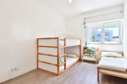 Apartamento T3 para Venda em Oeiras e São Julião da Barra, Paço de Arcos e Caxias
