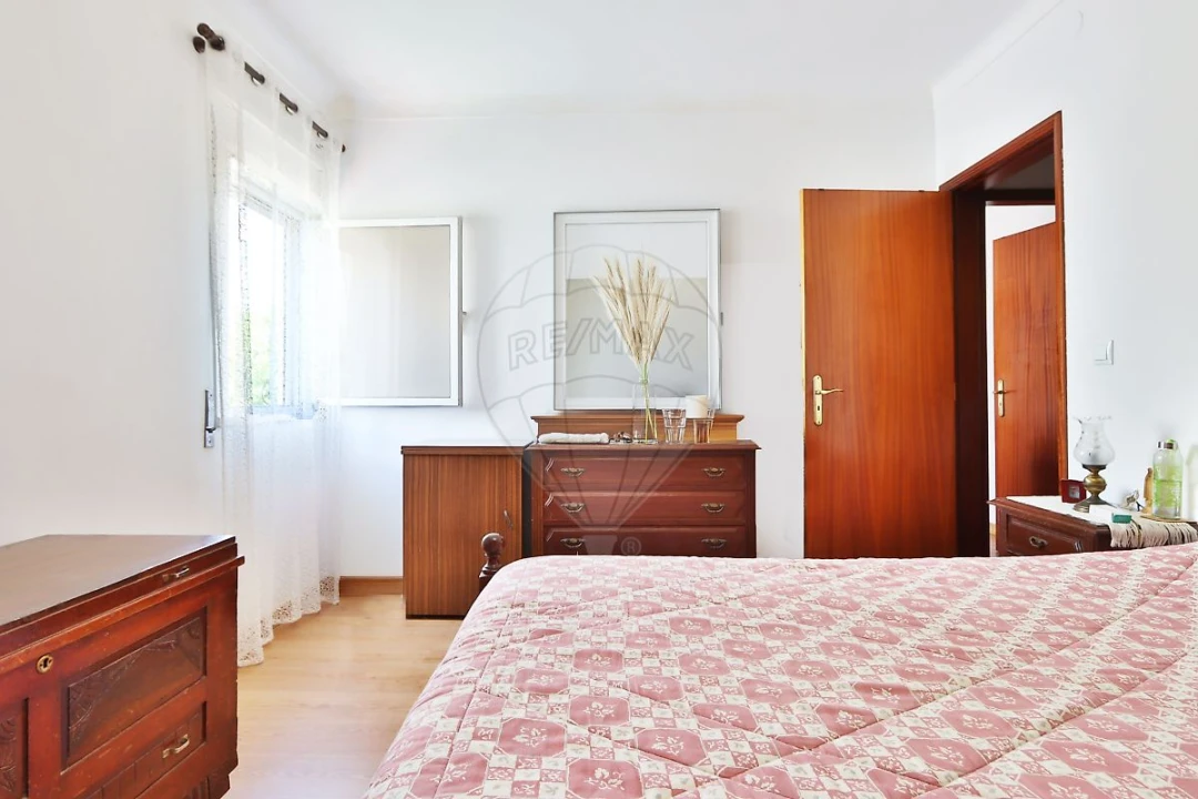 Apartamento T2 para Venda em Carcavelos e Parede Foto 17