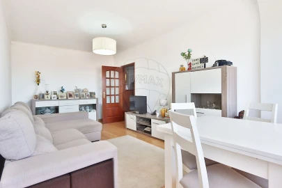 Apartamento T2 para Venda em Carcavelos e Parede