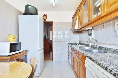 Apartamento T2 para Venda em Carcavelos e Parede