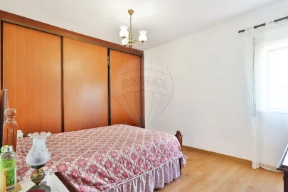 Apartamento T2 para Venda em Carcavelos e Parede