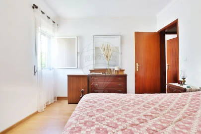 Apartamento T2 para Venda em Carcavelos e Parede