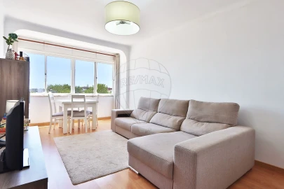 Apartamento T2 para Venda em Carcavelos e Parede