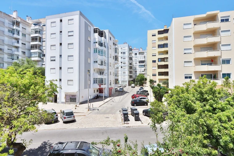 Apartamento T2 para Venda em Carcavelos e Parede Foto 3