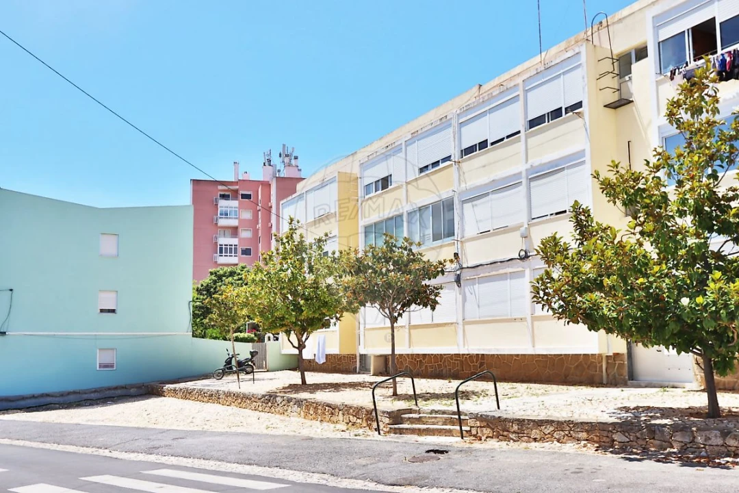 Apartamento T2 para Venda em Carcavelos e Parede Foto 7