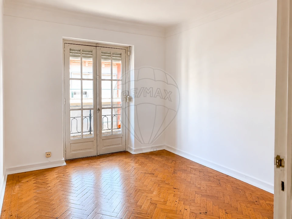 Apartamento T4 para Arrendamento em Alvalade Foto 1