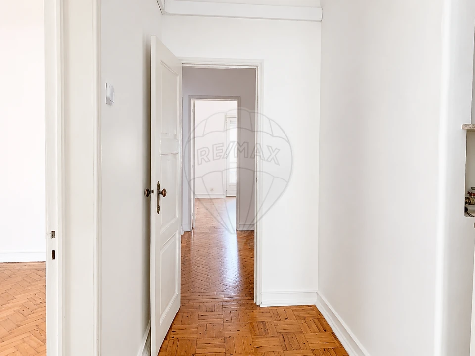 Apartamento T4 para Arrendamento em Alvalade Foto 16