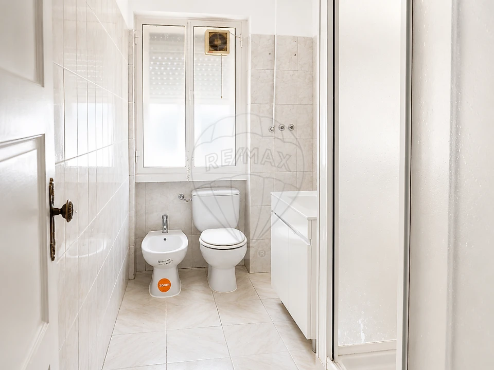 Apartamento T4 para Arrendamento em Alvalade Foto 5