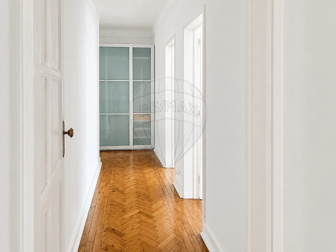 Apartamento T4 para Arrendamento em Alvalade Foto 4