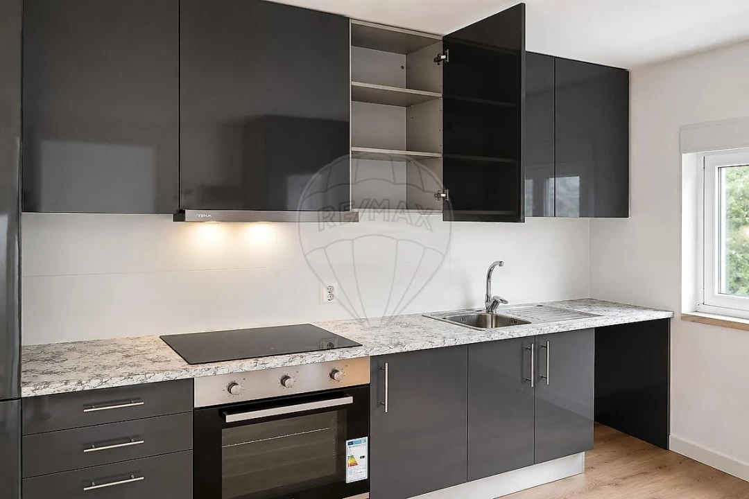 Apartamento T2 para Venda em Rio de Mouro Foto 1