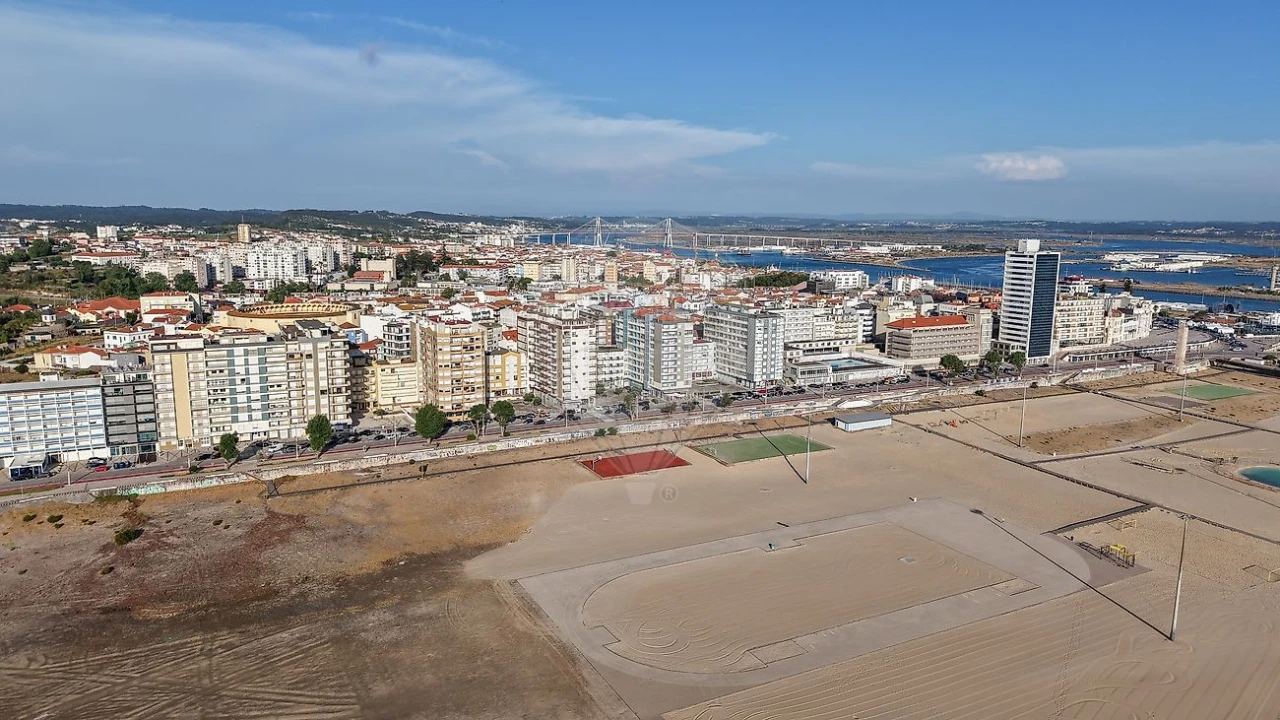 Apartamento T3 para Venda em Buarcos Foto 4